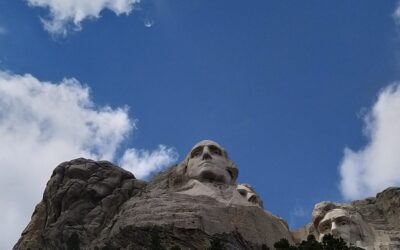 Kozowozem przez USA (2): głowy w skale